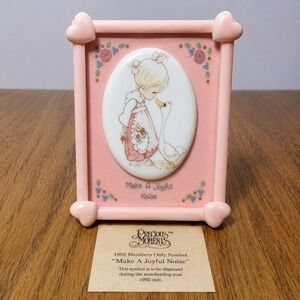 Precious Moments 1992 Make A Joyful Noise Pink Frame Members Only Plaque